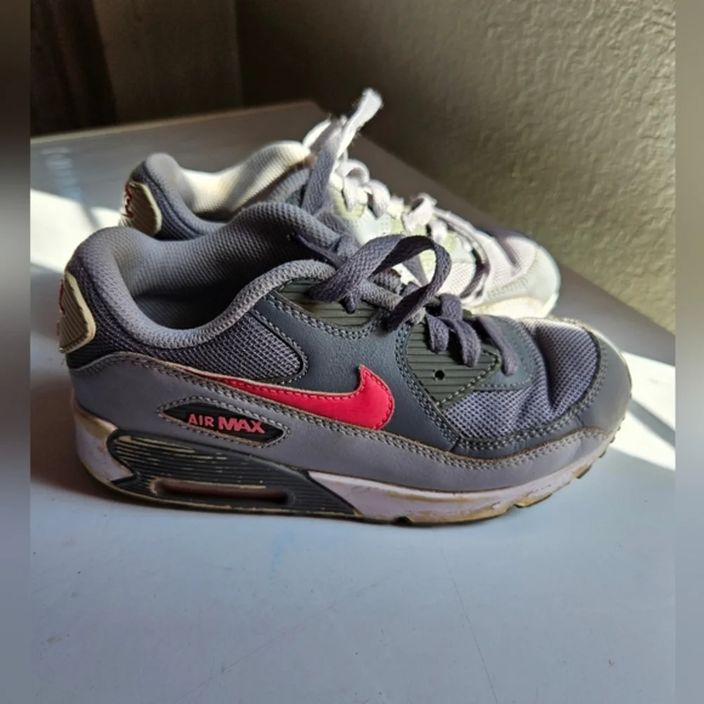 NIKE AIR MAX 724856-007 Gray Pink Sneakers Size US 2Y EUR 33.5
